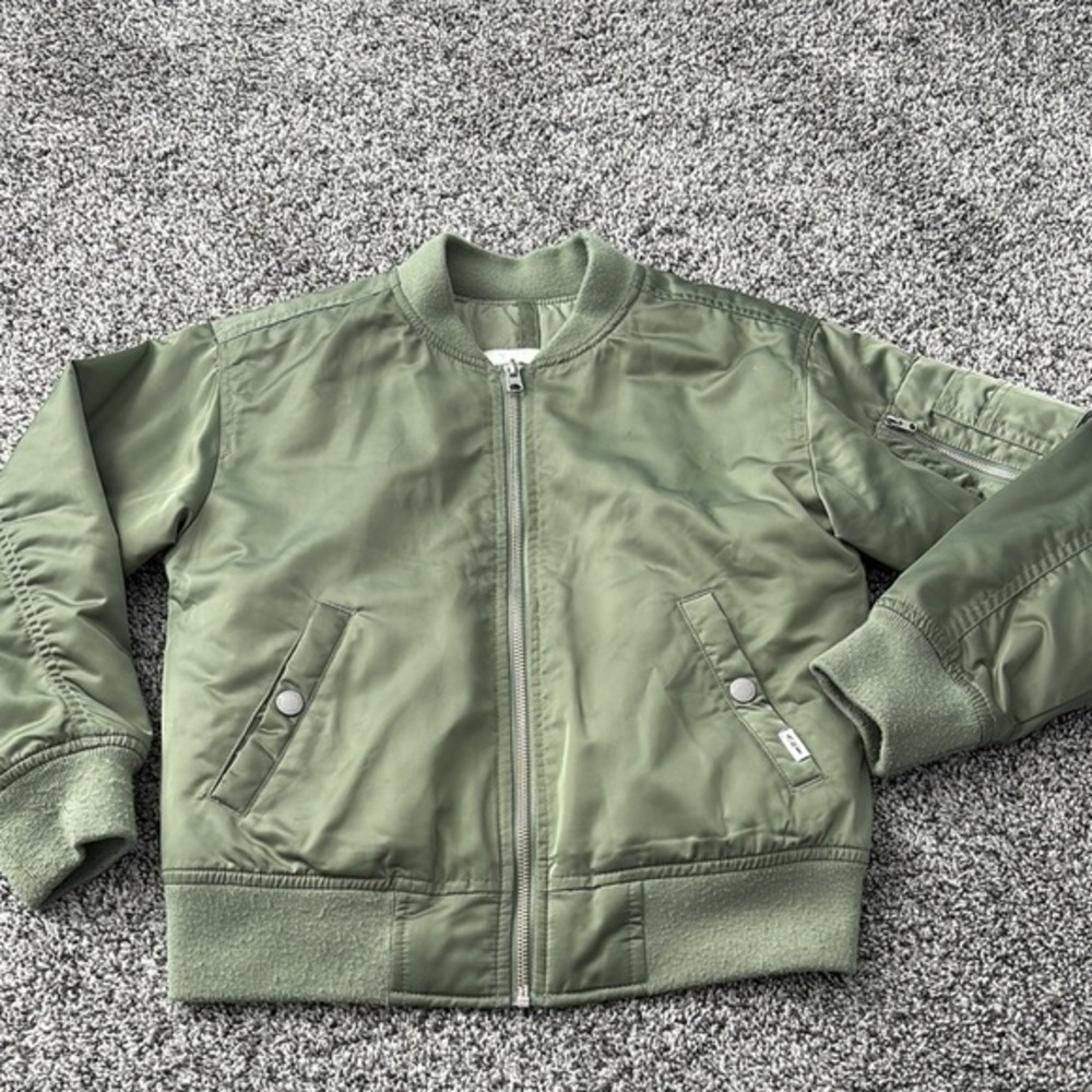GUC Abercrombie Kids Green Bomber Jacket Size 7/8 - Picture 1 of 11
